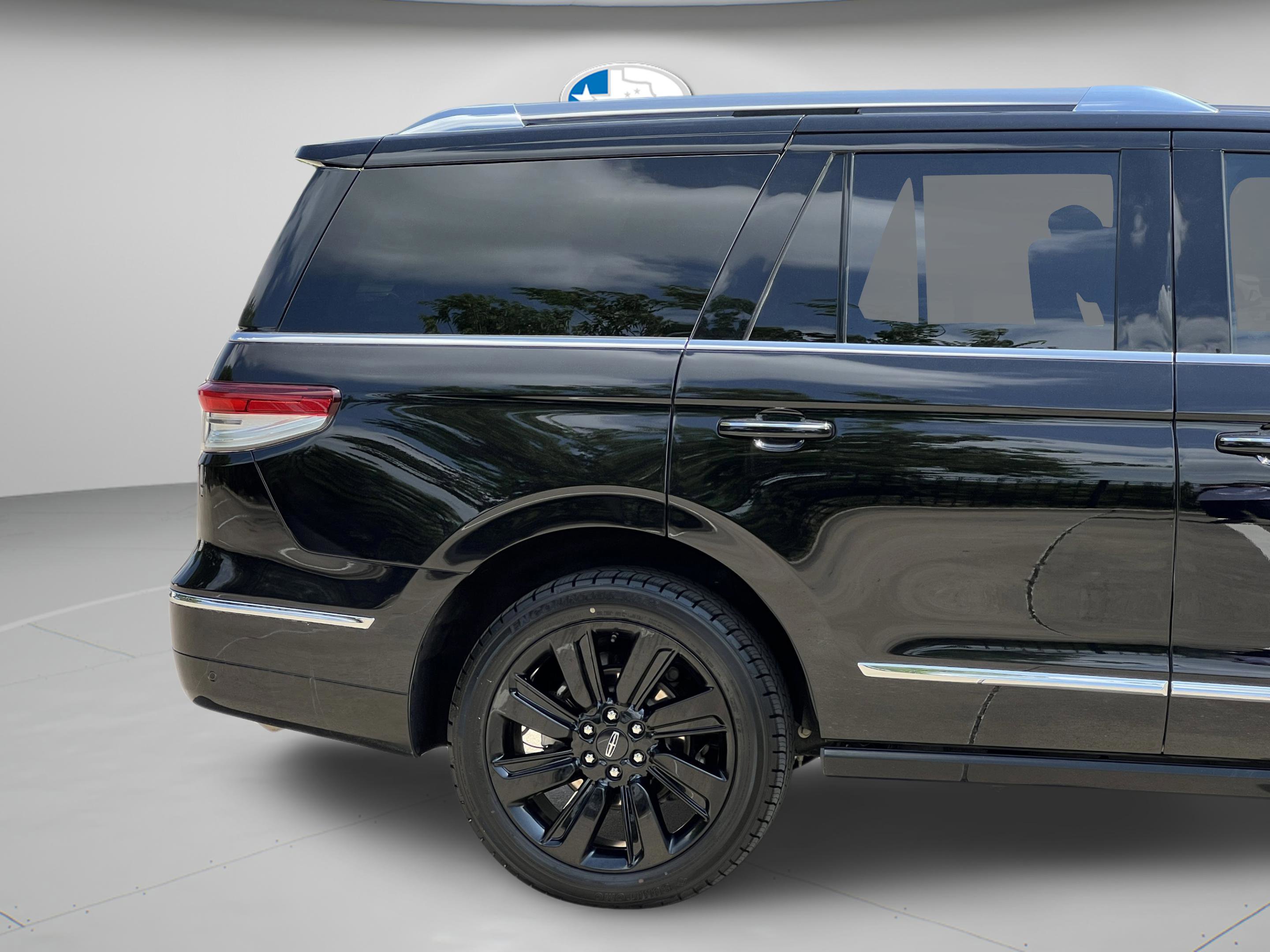 Used 2023 Lincoln Navigator Reserve AWD/4WD image 34