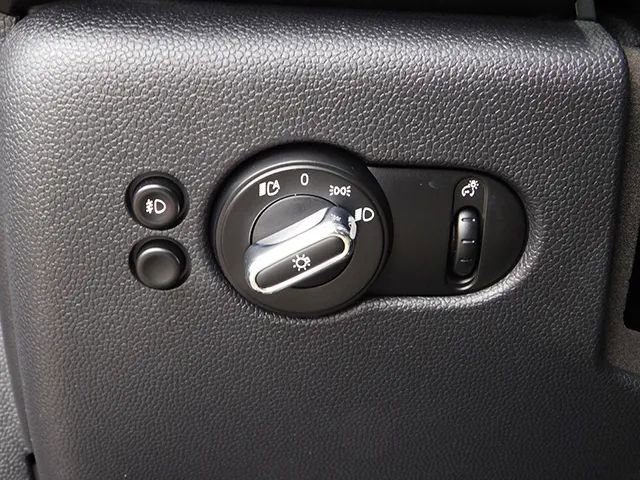 Used 2021 MINI Cooper S w/ 6.5" Touchscreen Package FWD image 22