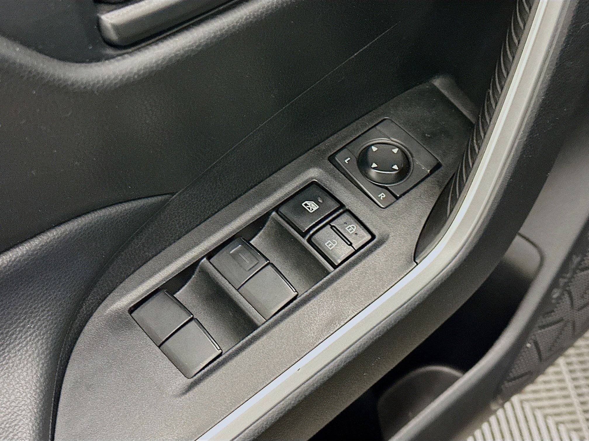 Used 2024 Toyota RAV4 LE image 15