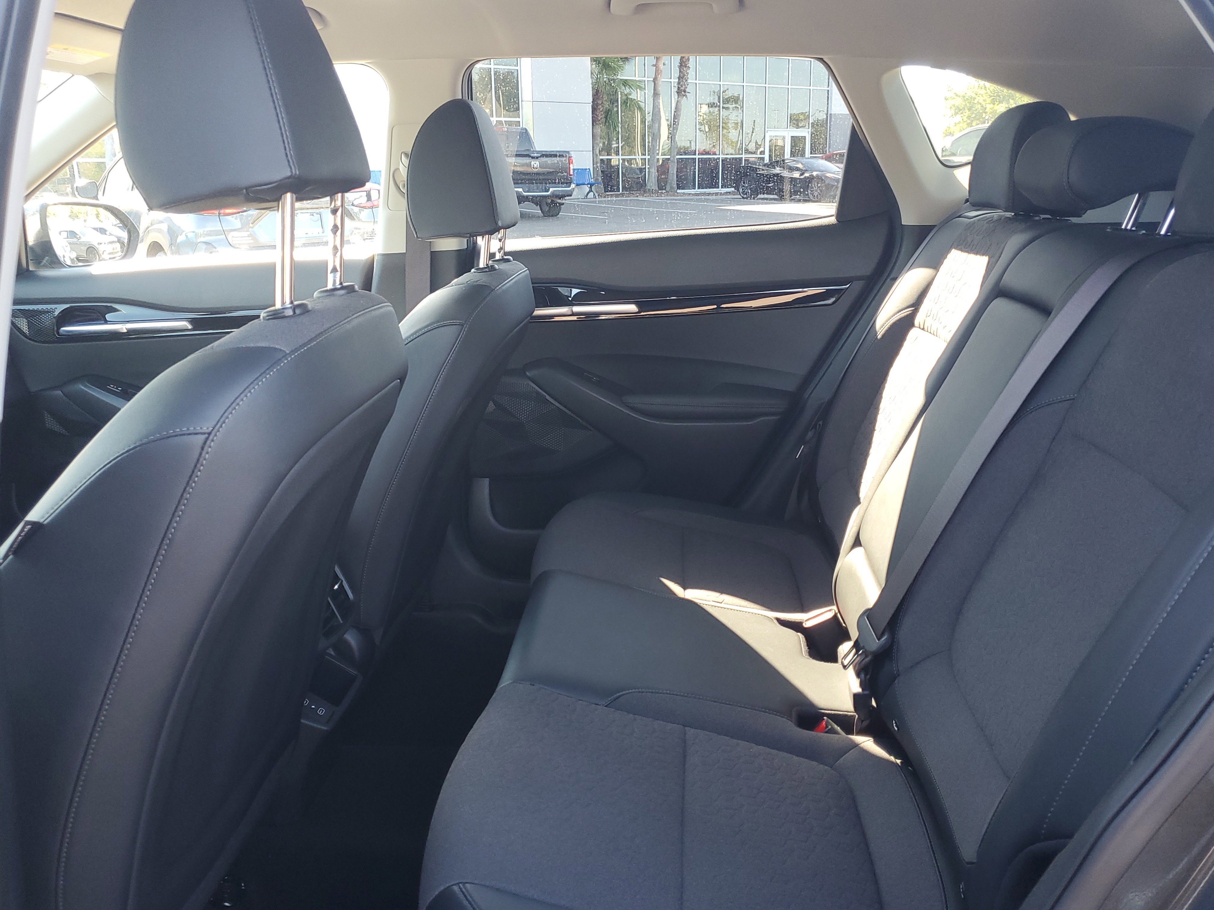 Used 2025 Kia Seltos S FWD image 12