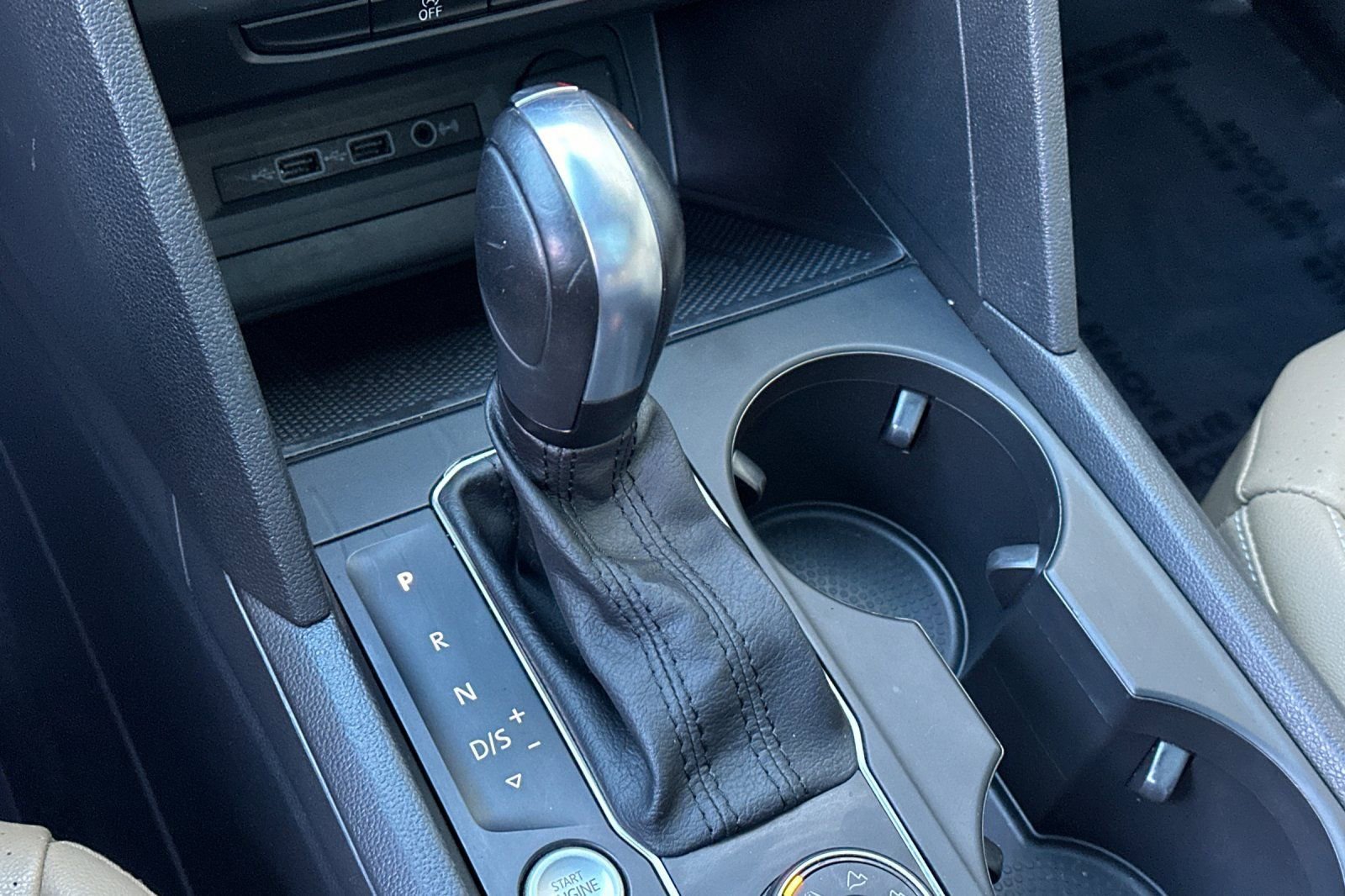 Used 2020 Volkswagen Atlas Cross Sport SE w/ Panoramic Sunroof Package image 24