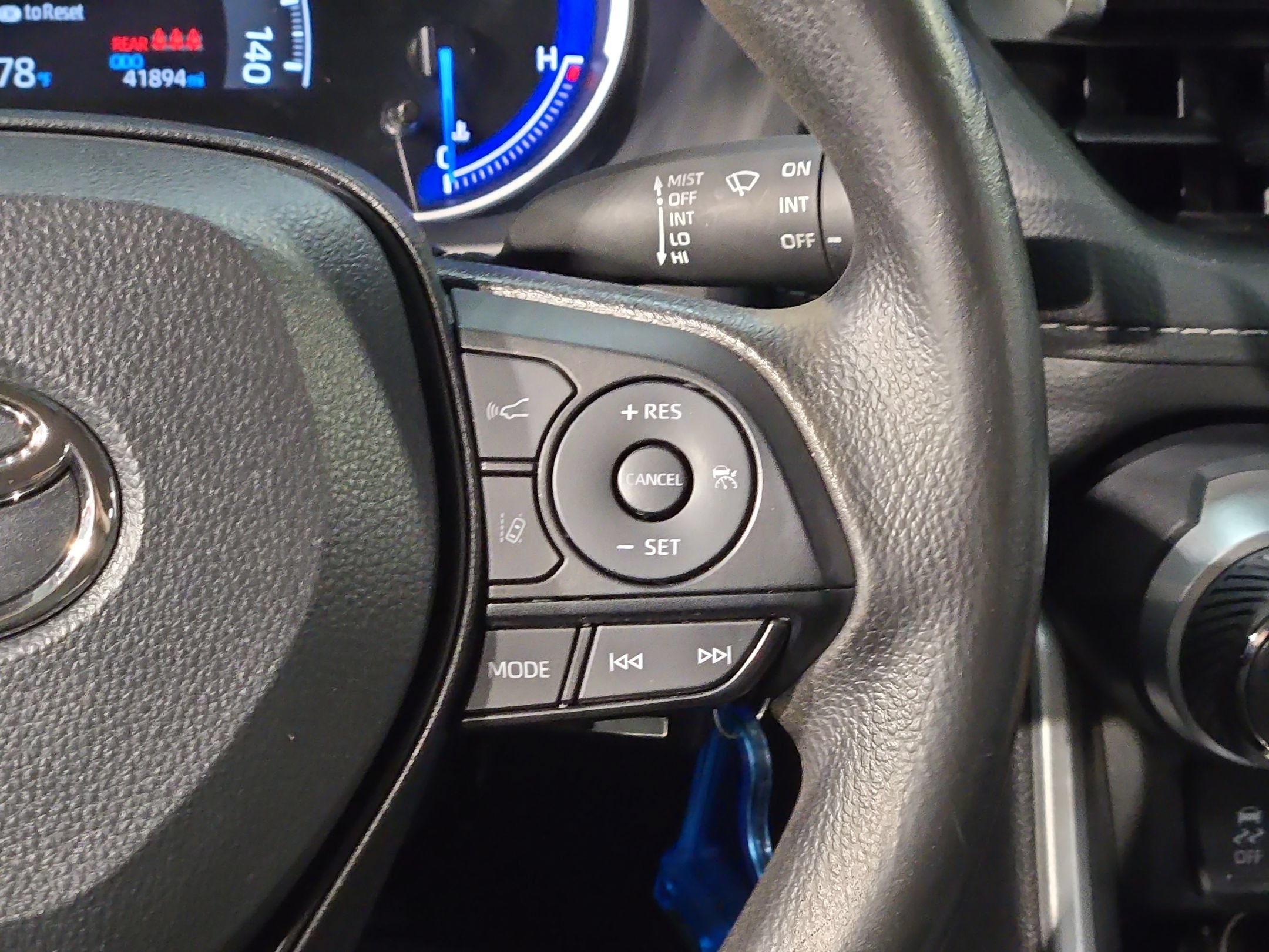 Used 2024 Toyota RAV4 LE AWD/4WD image 28