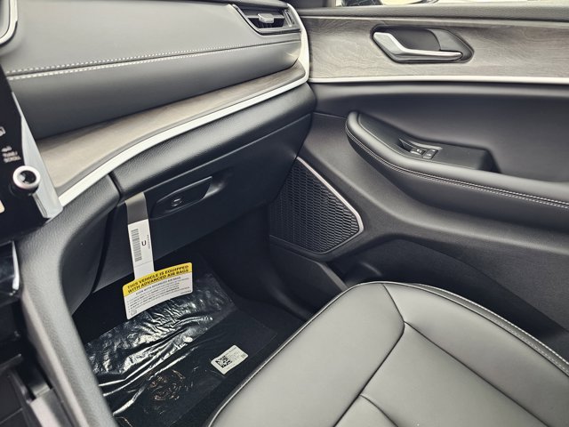 New 2026 Jeep Grand Cherokee Limited w/ Limited Altitude Package RWD image 59