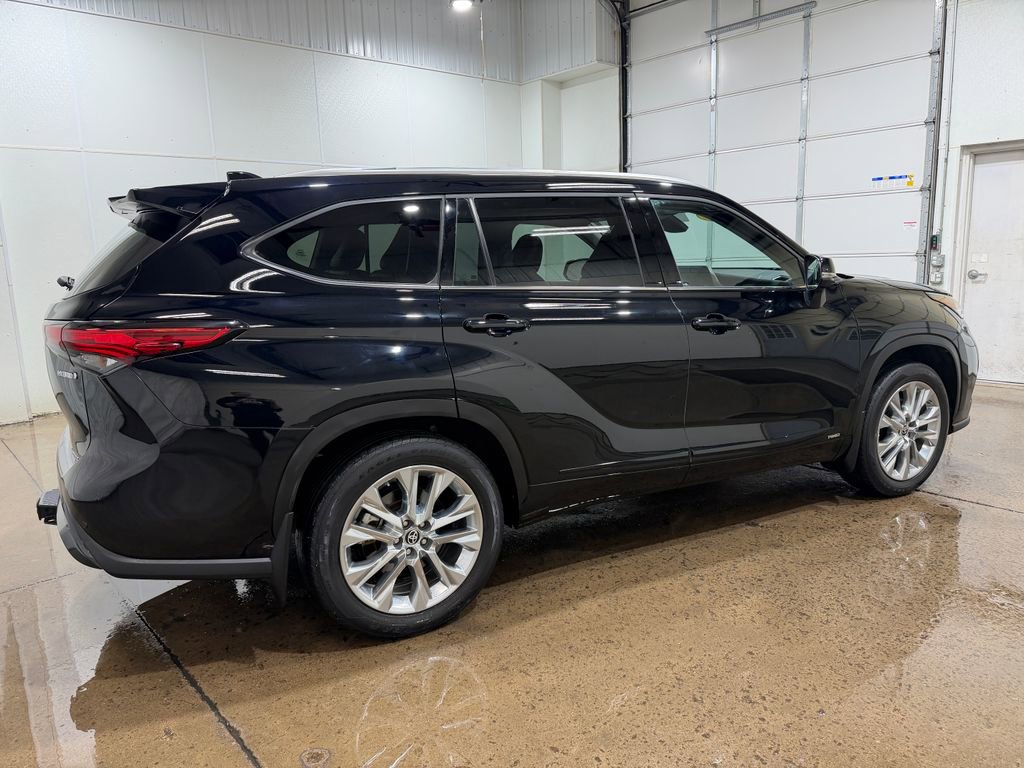 Used 2023 Toyota Highlander Limited AWD/4WD image 5