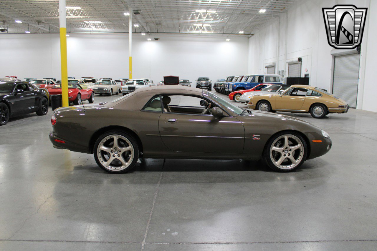 Used 2001 Jaguar XK8 Convertible image 5