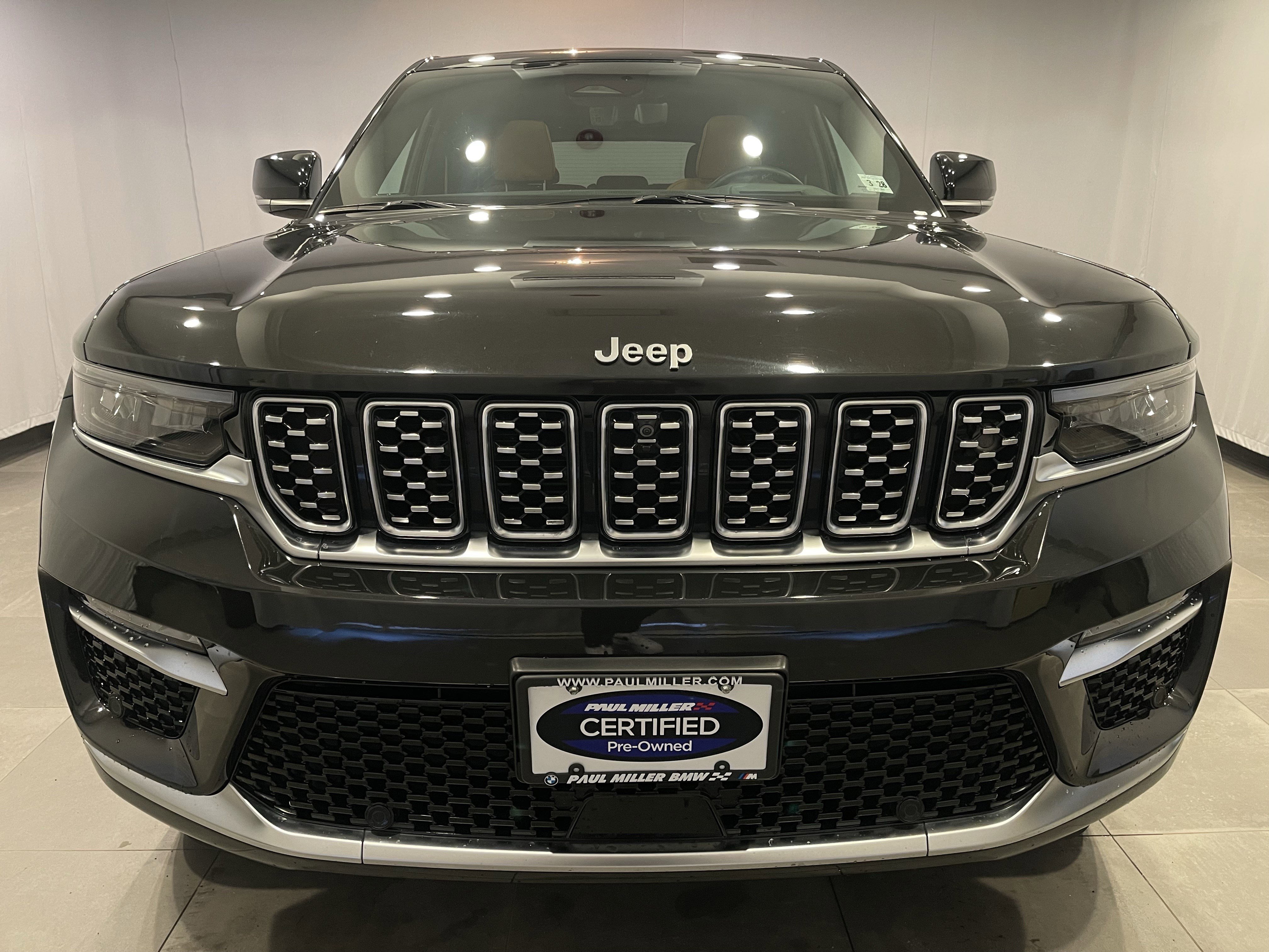 Used 2023 Jeep Grand Cherokee Summit image 2