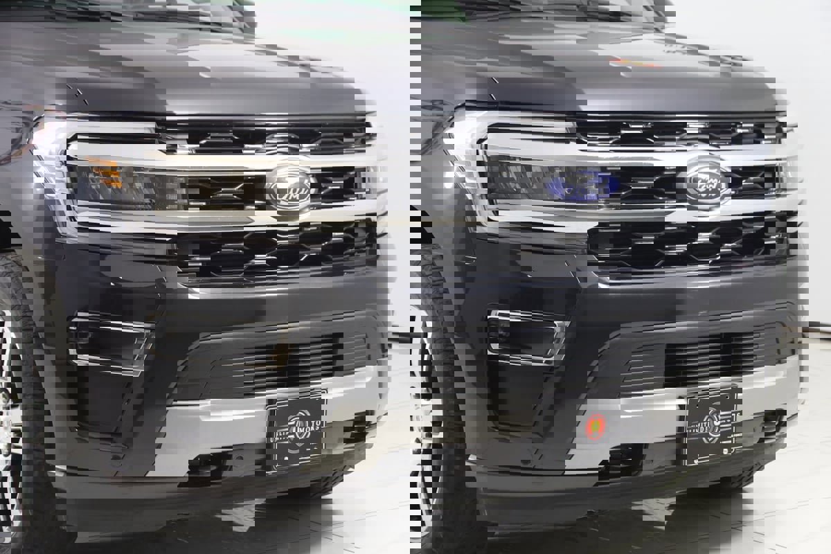 Used 2022 Ford Expedition Max Limited image 40