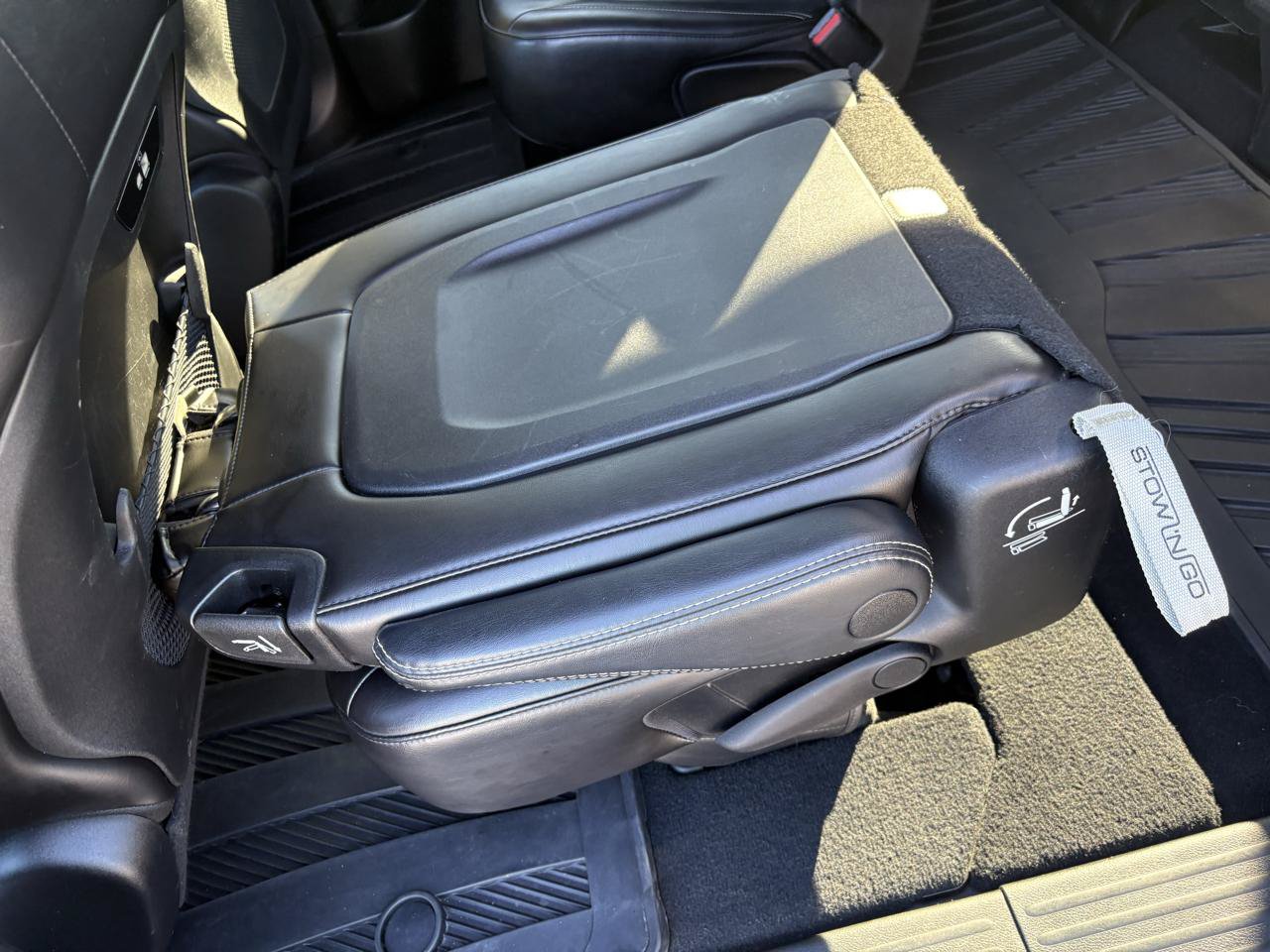 Used 2023 Chrysler Pacifica Touring-L w/ S Appearance Package FWD image 37