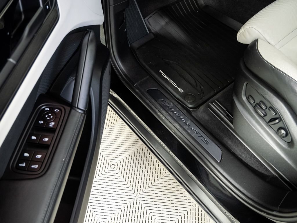 Used 2025 Porsche Cayenne GTS image 8