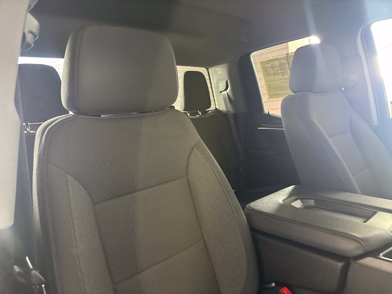 Used 2024 Chevrolet Silverado 1500 LT AWD/4WD image 28