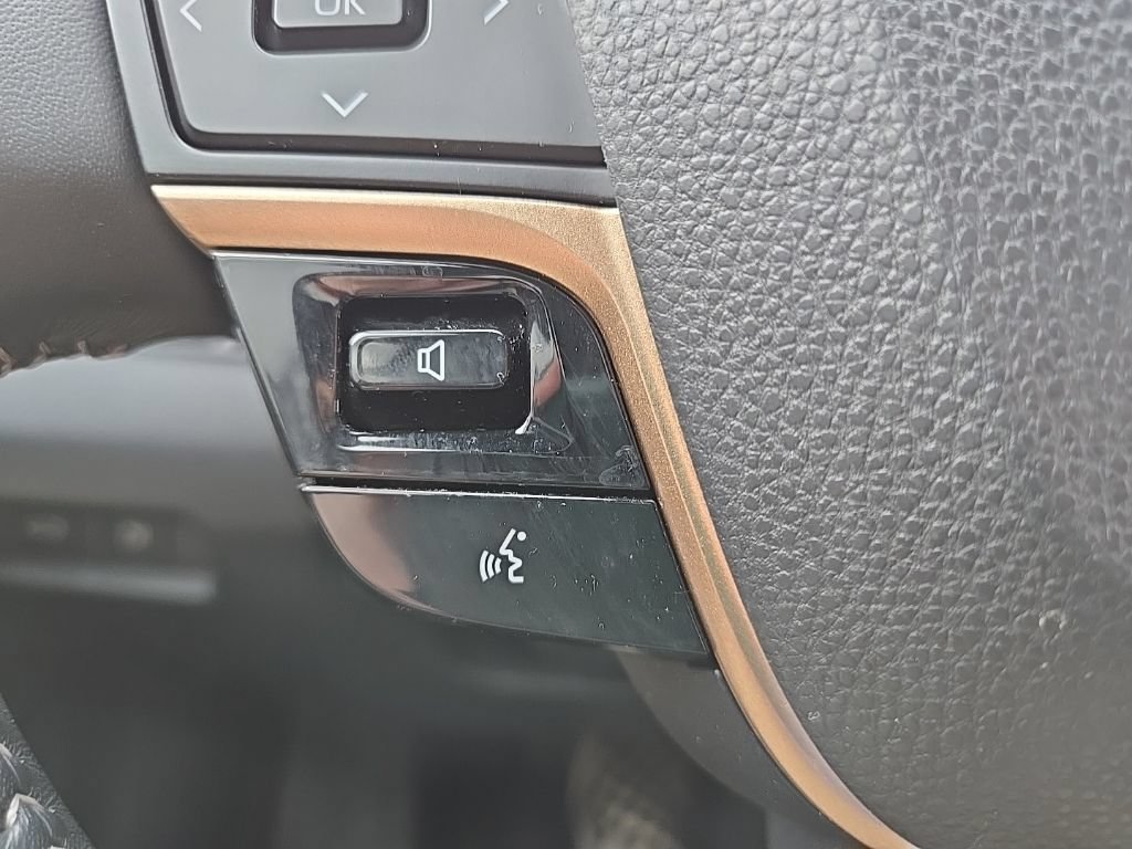 Used 2024 Toyota Crown AWD/4WD image 15