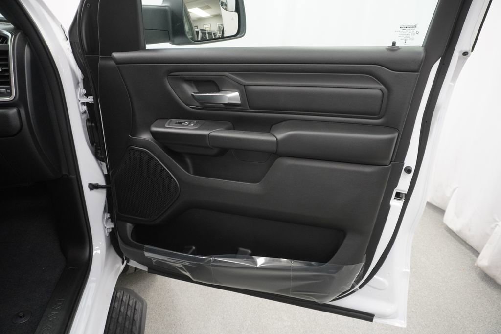 New 2026 RAM 1500 Express AWD/4WD image 31