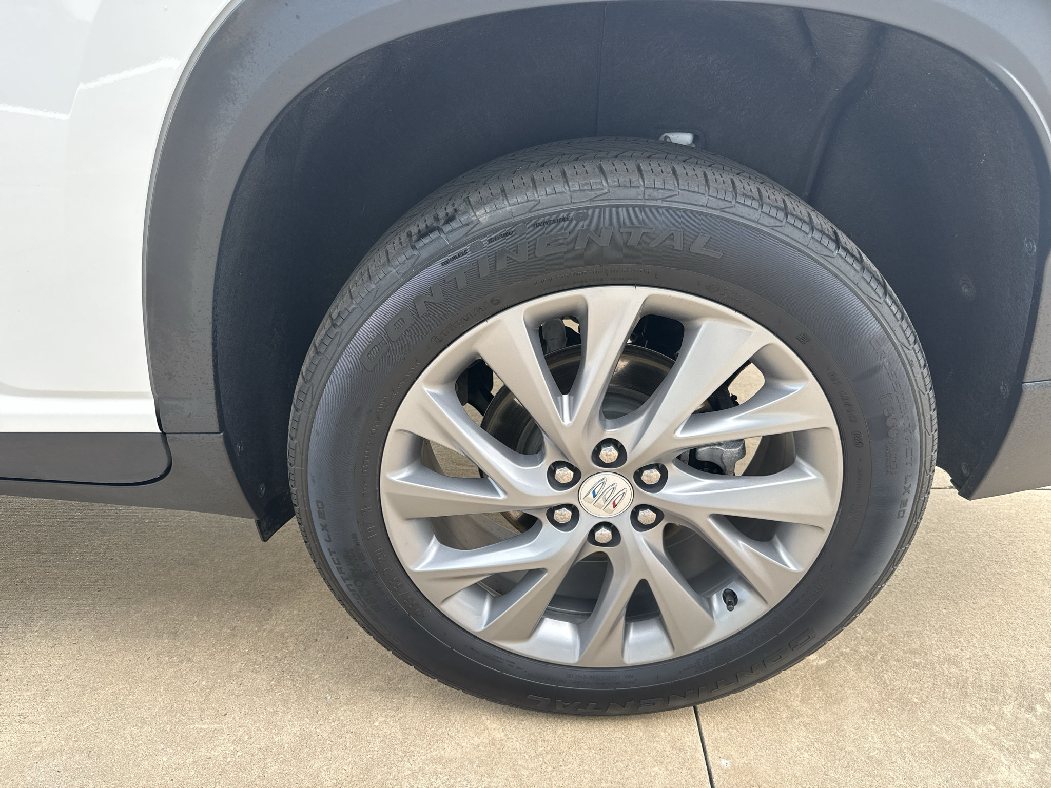 Used 2025 Buick Enclave Preferred AWD/4WD image 12