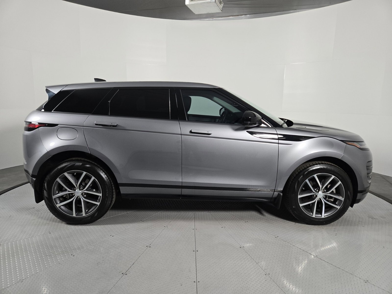 Used 2024 Land Rover Range Rover Evoque Dynamic SE image 6