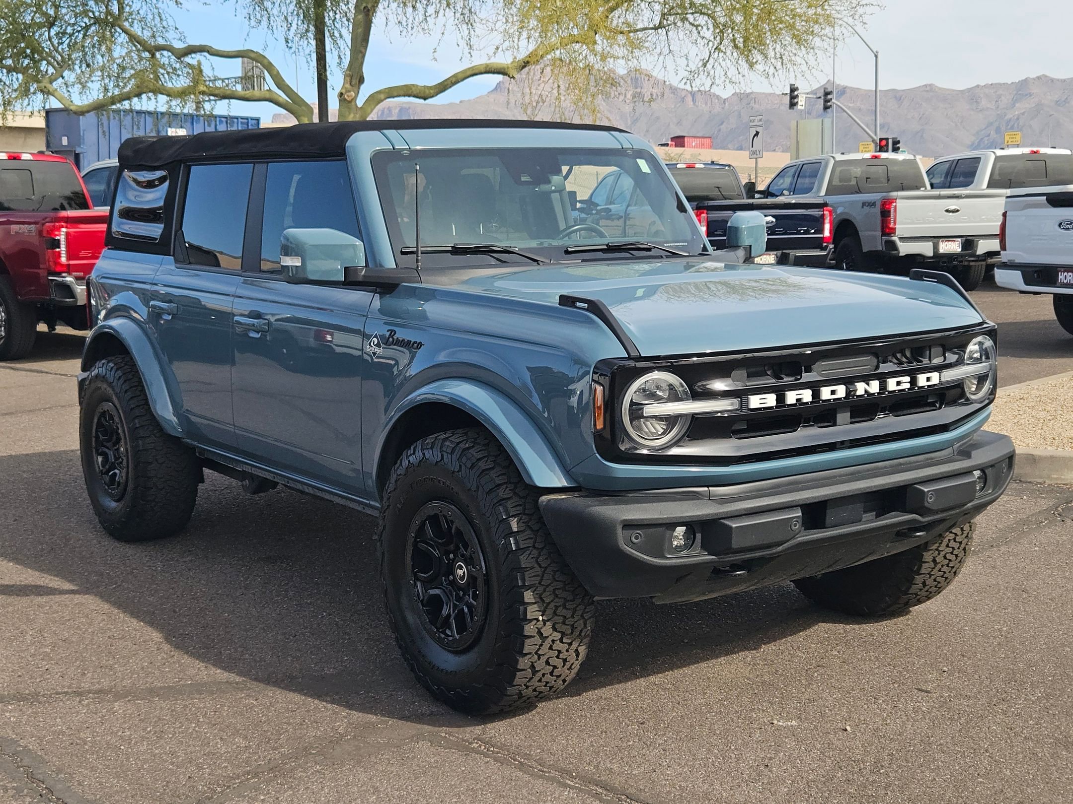 Used 2022 Ford Bronco Outer Banks image 3