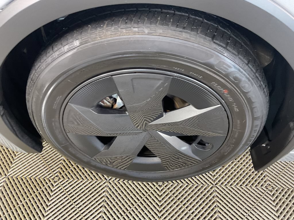 Used 2024 Toyota Prius Prime FWD image 5