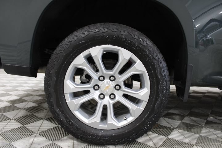 Used 2025 Chevrolet Silverado 1500 LTZ AWD/4WD image 49