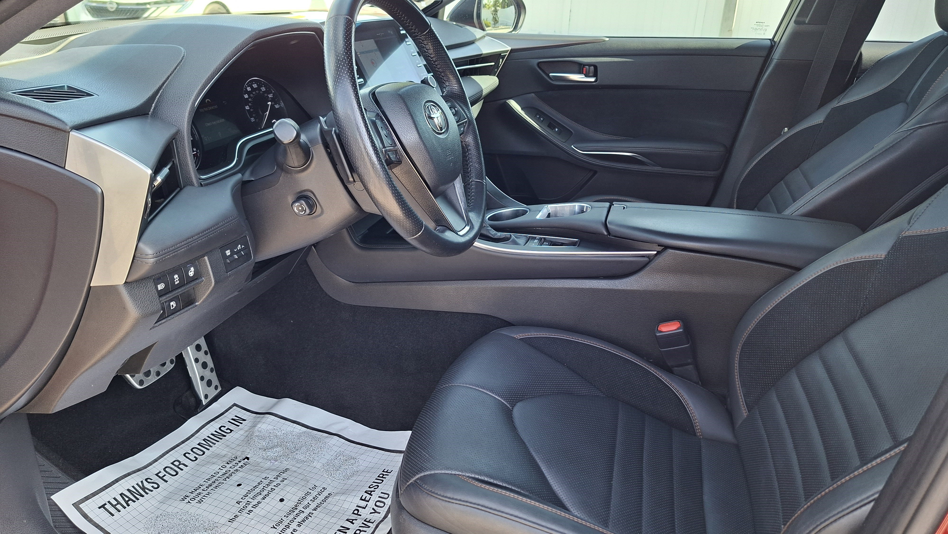 Used 2019 Toyota Avalon Touring FWD image 9