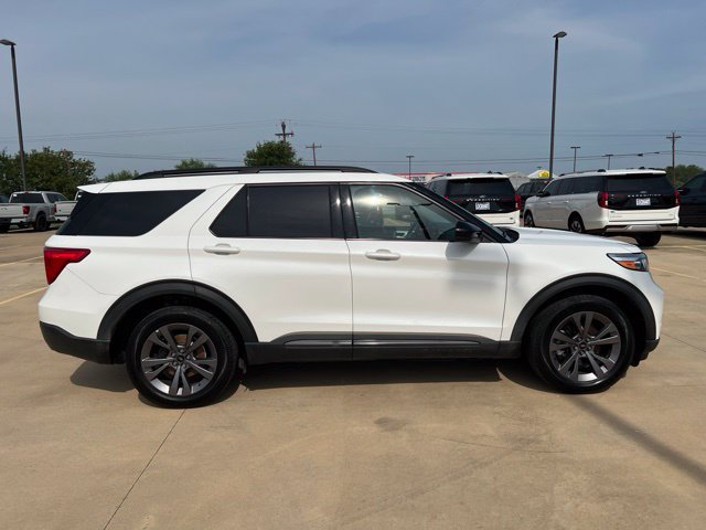Used 2023 Ford Explorer XLT w/ Equipment Group 202A AWD/4WD image 9