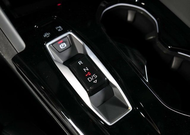 New 2025 Audi SQ5 Prestige image 21