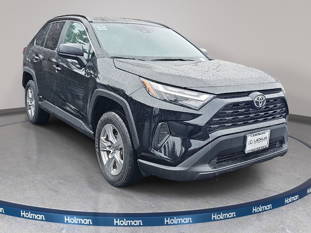 Used 2025 Toyota RAV4 LE image 4