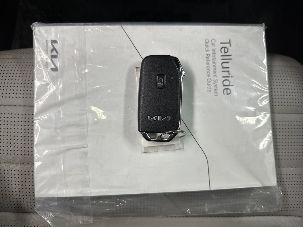 Used 2022 Kia Telluride SX w/ SX Prestige Package image 43