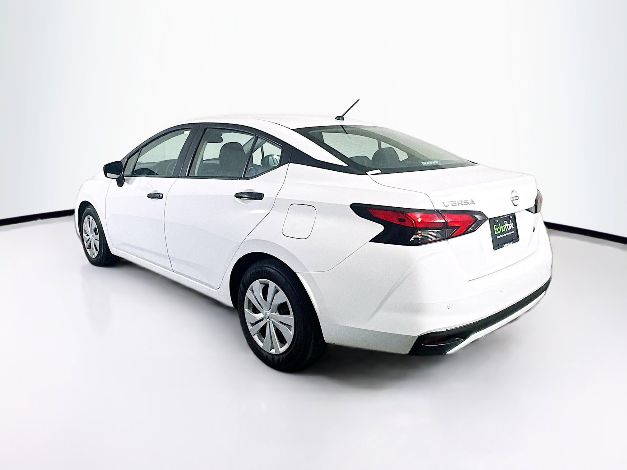 Used 2025 Nissan Versa S image 5