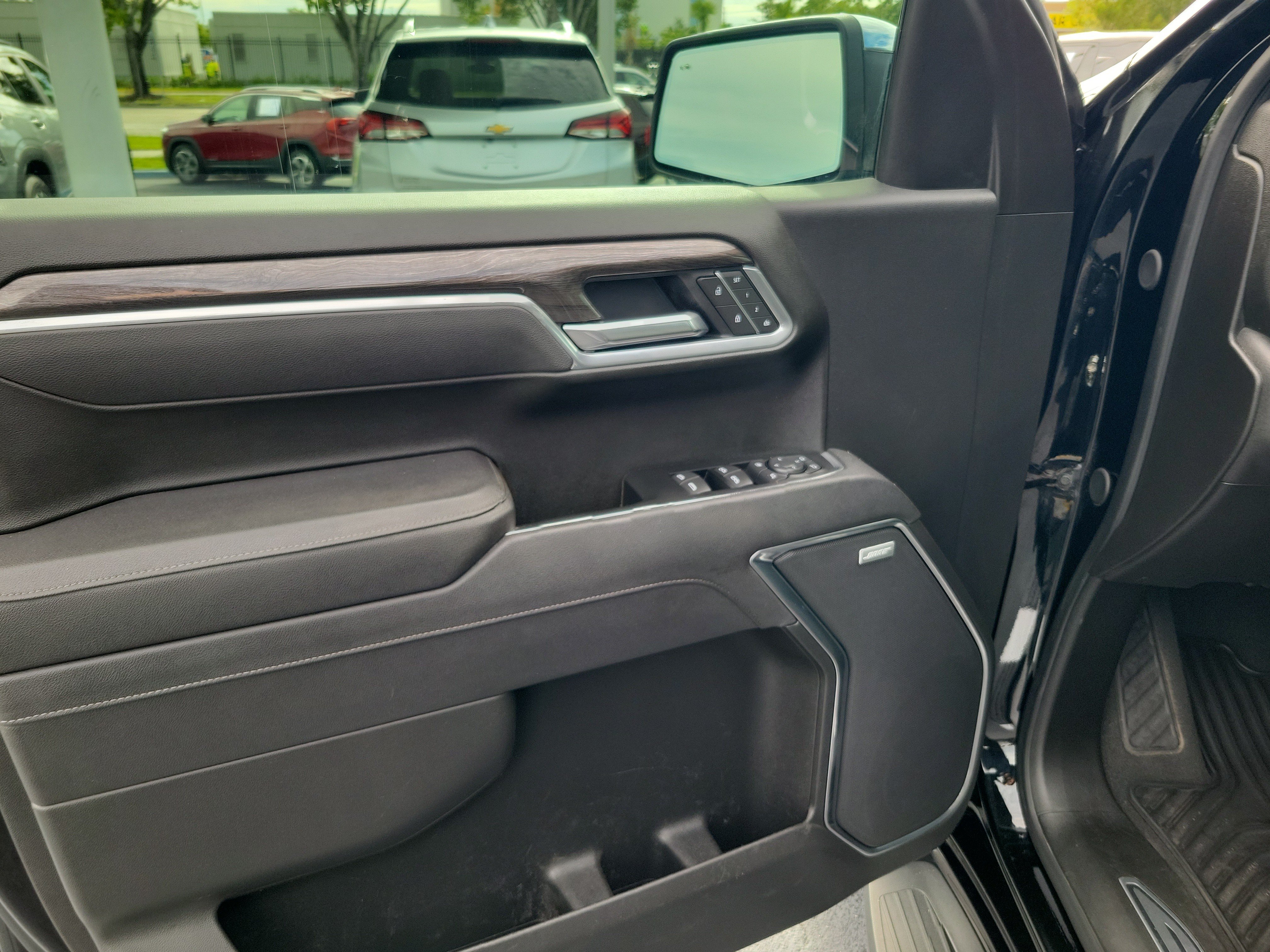 Used 2025 Chevrolet Silverado 1500 LTZ w/ Technology Package AWD/4WD image 18