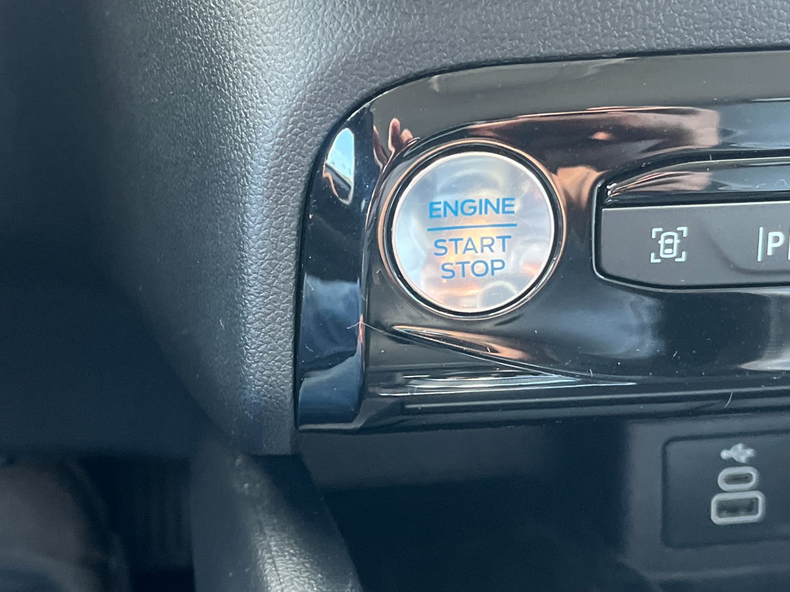 Used 2024 Ford Escape Platinum AWD/4WD image 24