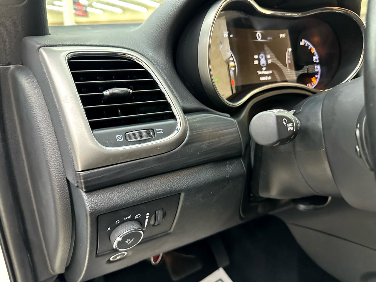 Used 2022 Jeep Grand Cherokee Laredo X image 18