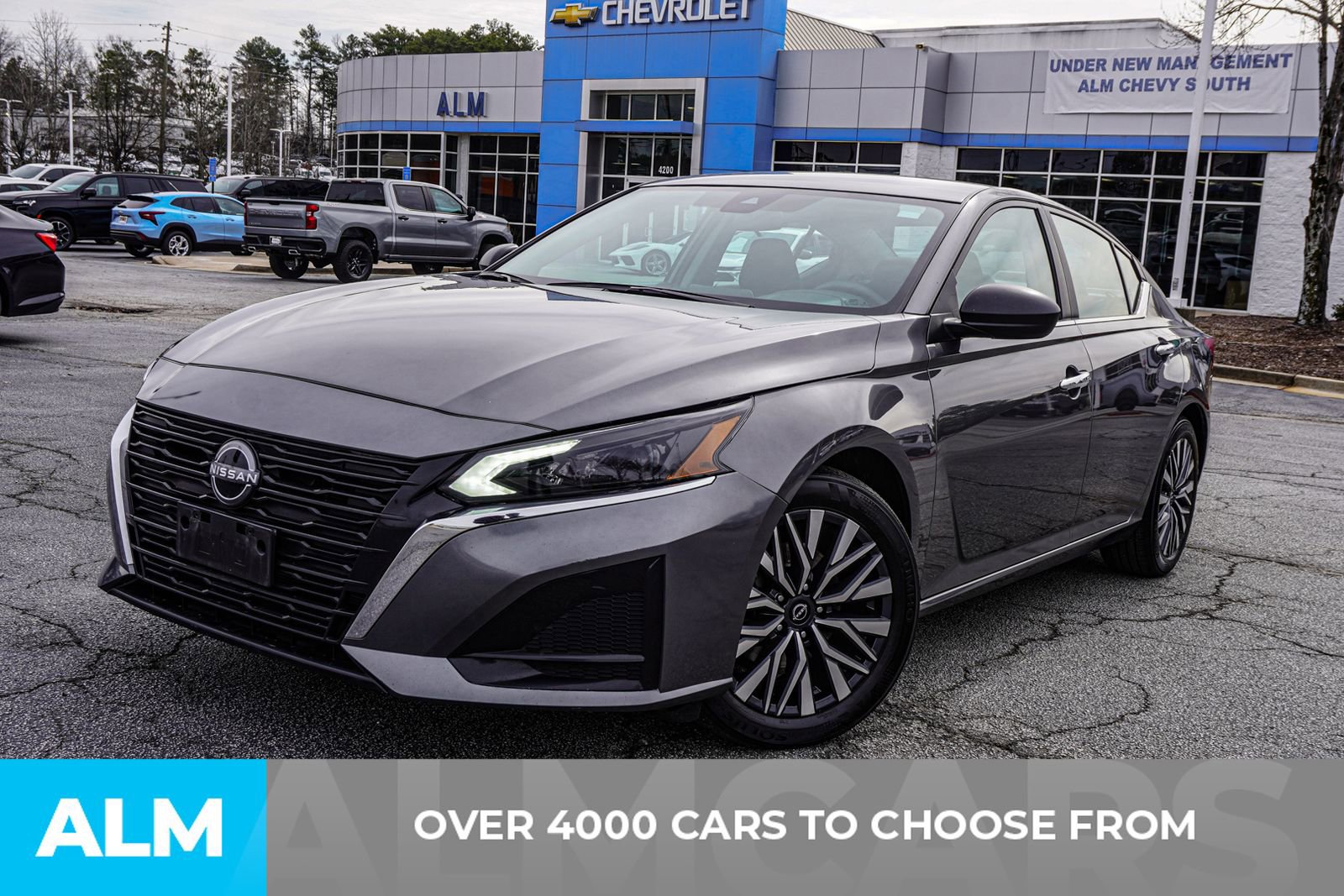 Used 2024 Nissan Altima 2.5 SV image 2