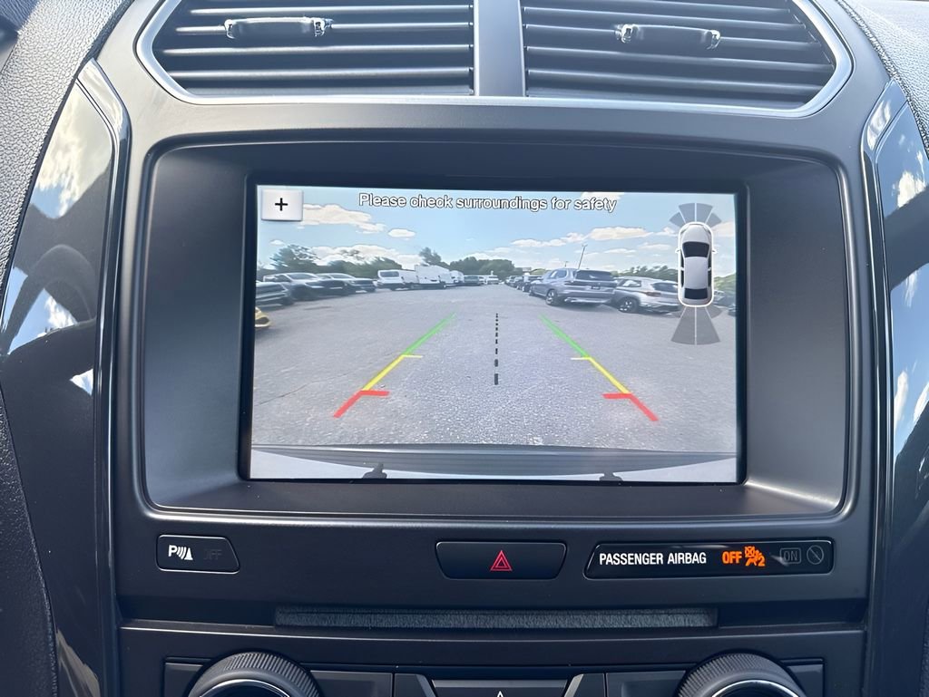 Used 2018 Ford Explorer XLT w/ Equipment Group 202A AWD/4WD image 21