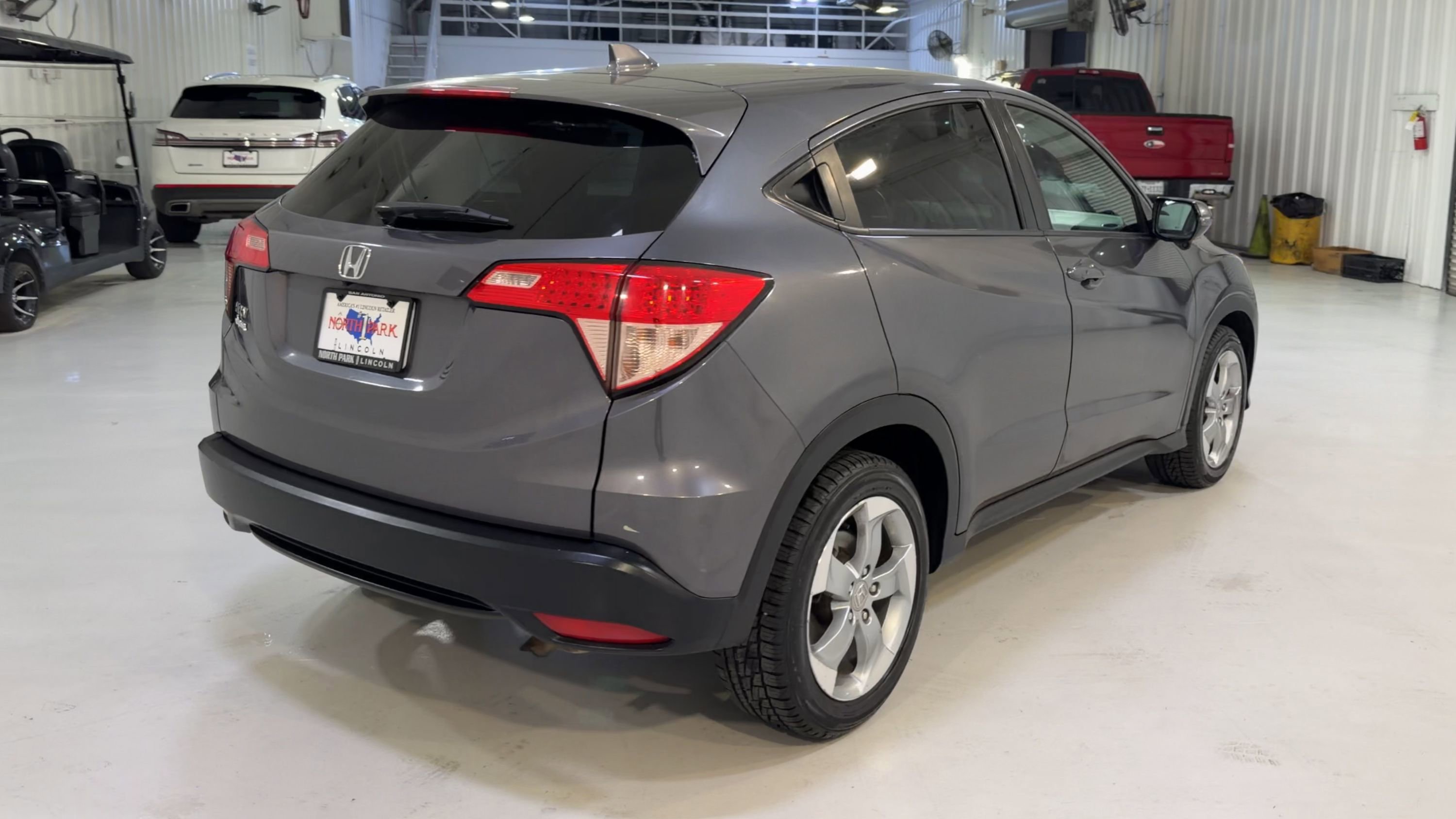 Used 2017 Honda HR-V EX image 9