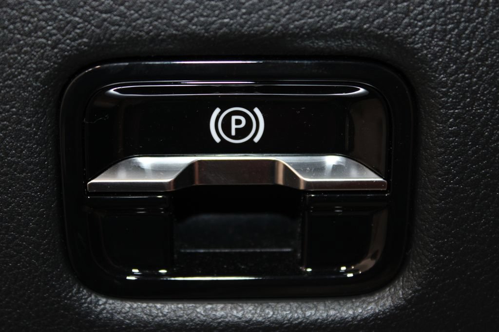Used 2024 Mercedes-Benz C 300 Sedan image 36