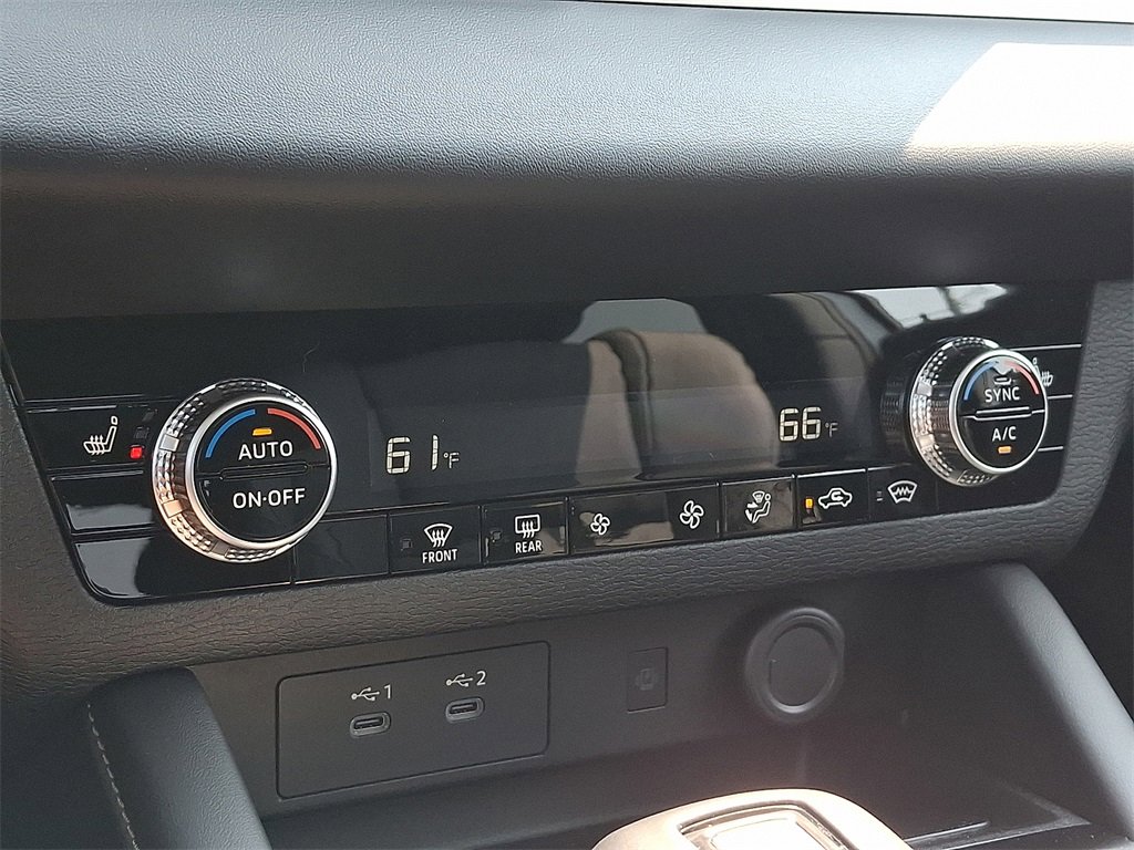 New 2025 Mitsubishi Outlander SE image 8