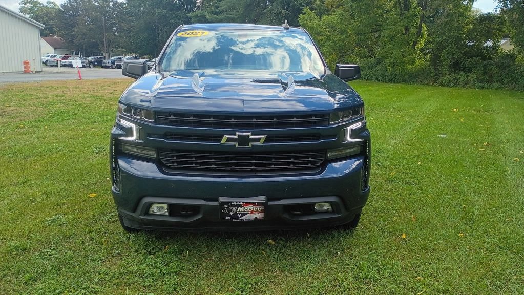 Used 2021 Chevrolet Silverado 1500 RST w/ Convenience Package II AWD/4WD image 2
