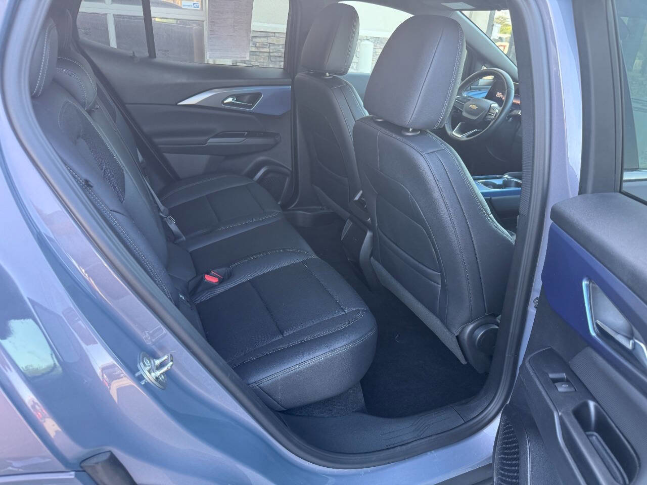 Used 2025 Chevrolet Equinox EV LT AWD/4WD image 13