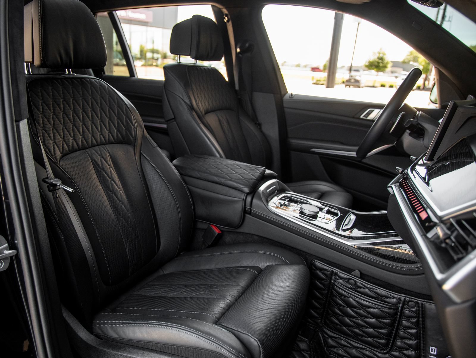 Used 2024 BMW X7 M60i AWD/4WD image 44