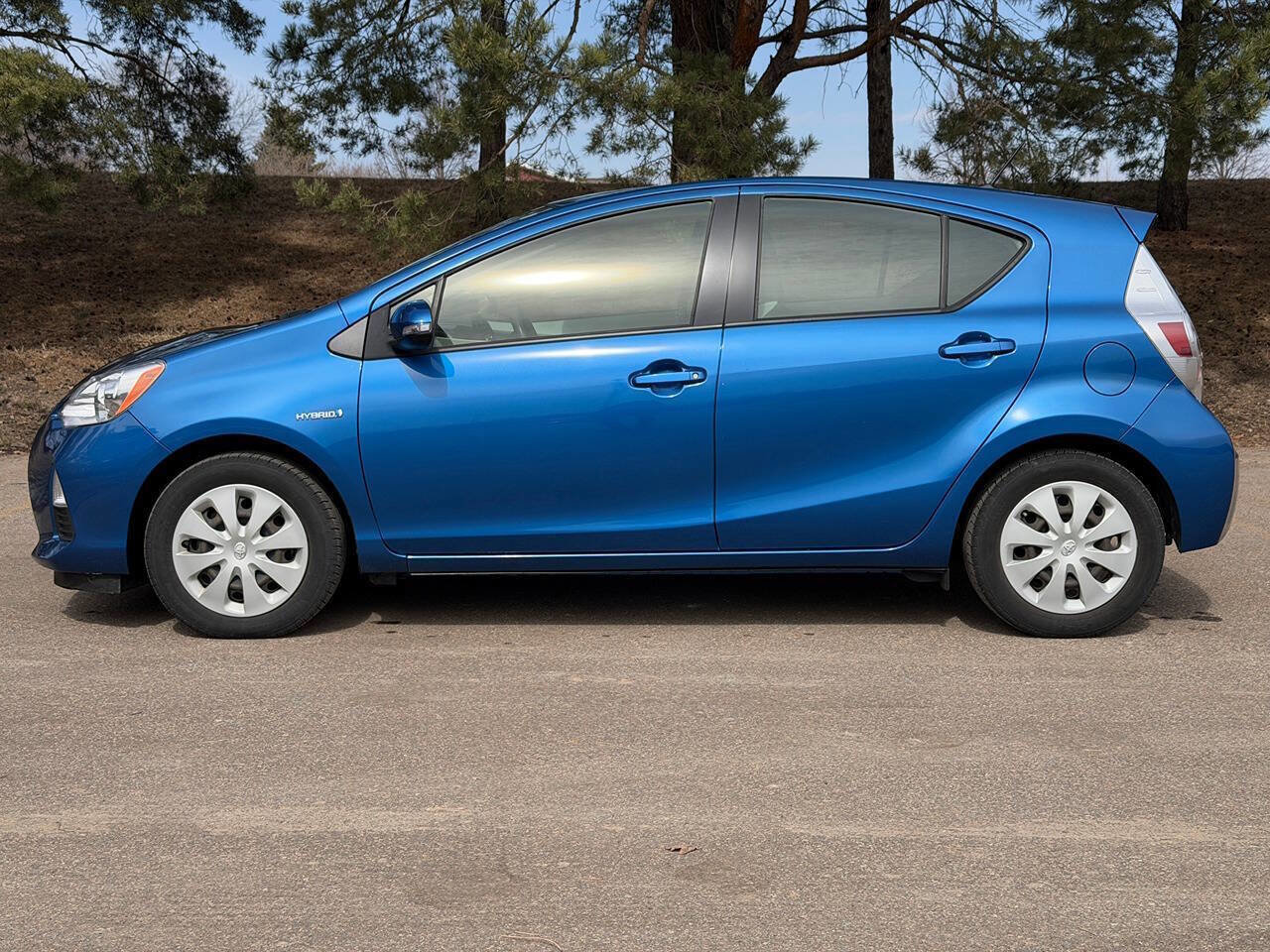 Used 2014 Toyota Prius C One image 2