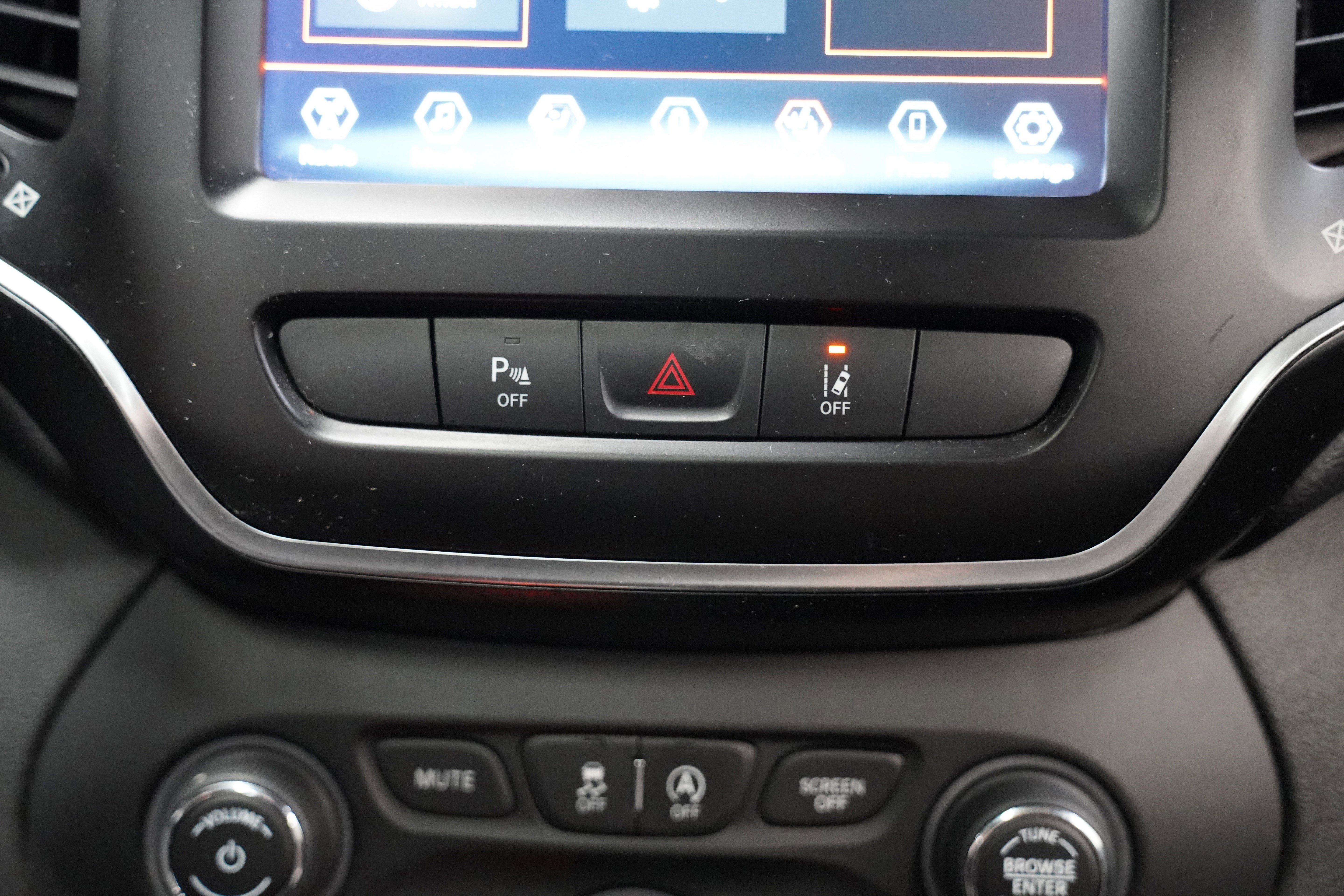 Used 2021 Jeep Cherokee Latitude Lux 80th Anniv w/ Quick Order Package 26U 80TH AWD/4WD image 27