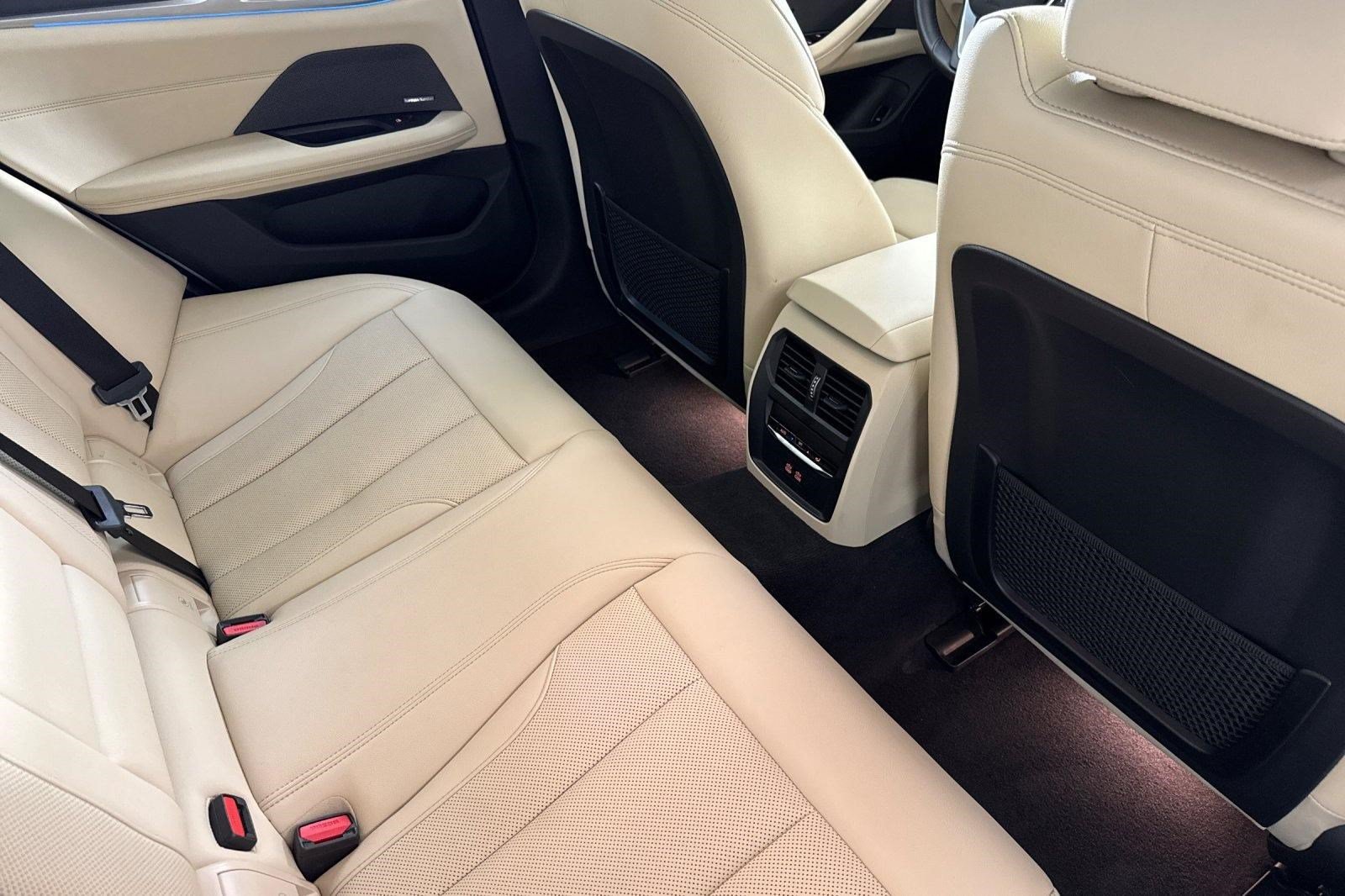Certified 2023 BMW i4 eDrive35 RWD image 32