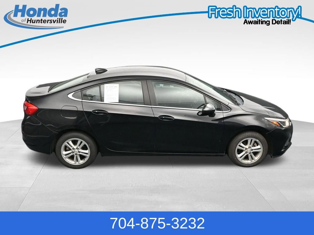 Used 2017 Chevrolet Cruze LT w/ Convenience Package FWD image 17