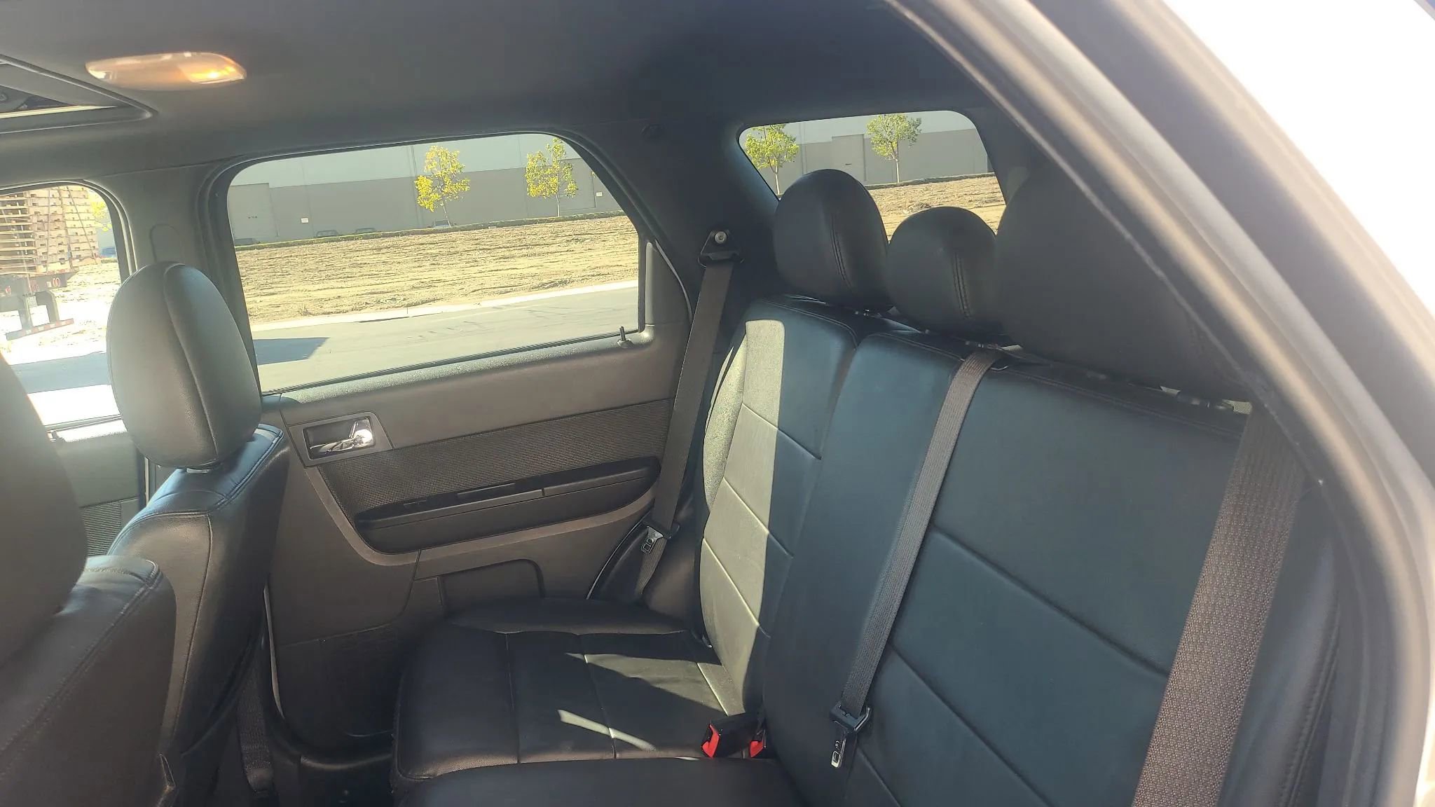 Used 2011 Ford Escape Limited w/ 301A Rapid Spec Order Code FWD image 18