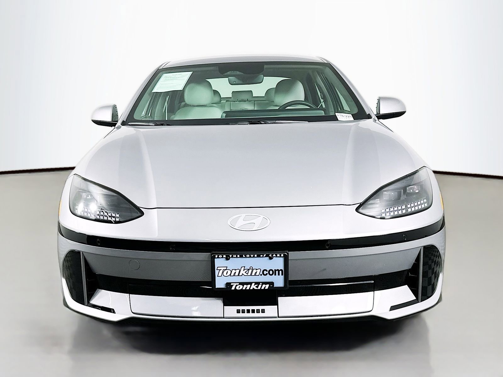 Used 2024 Hyundai Ioniq 6 SEL AWD/4WD image 2