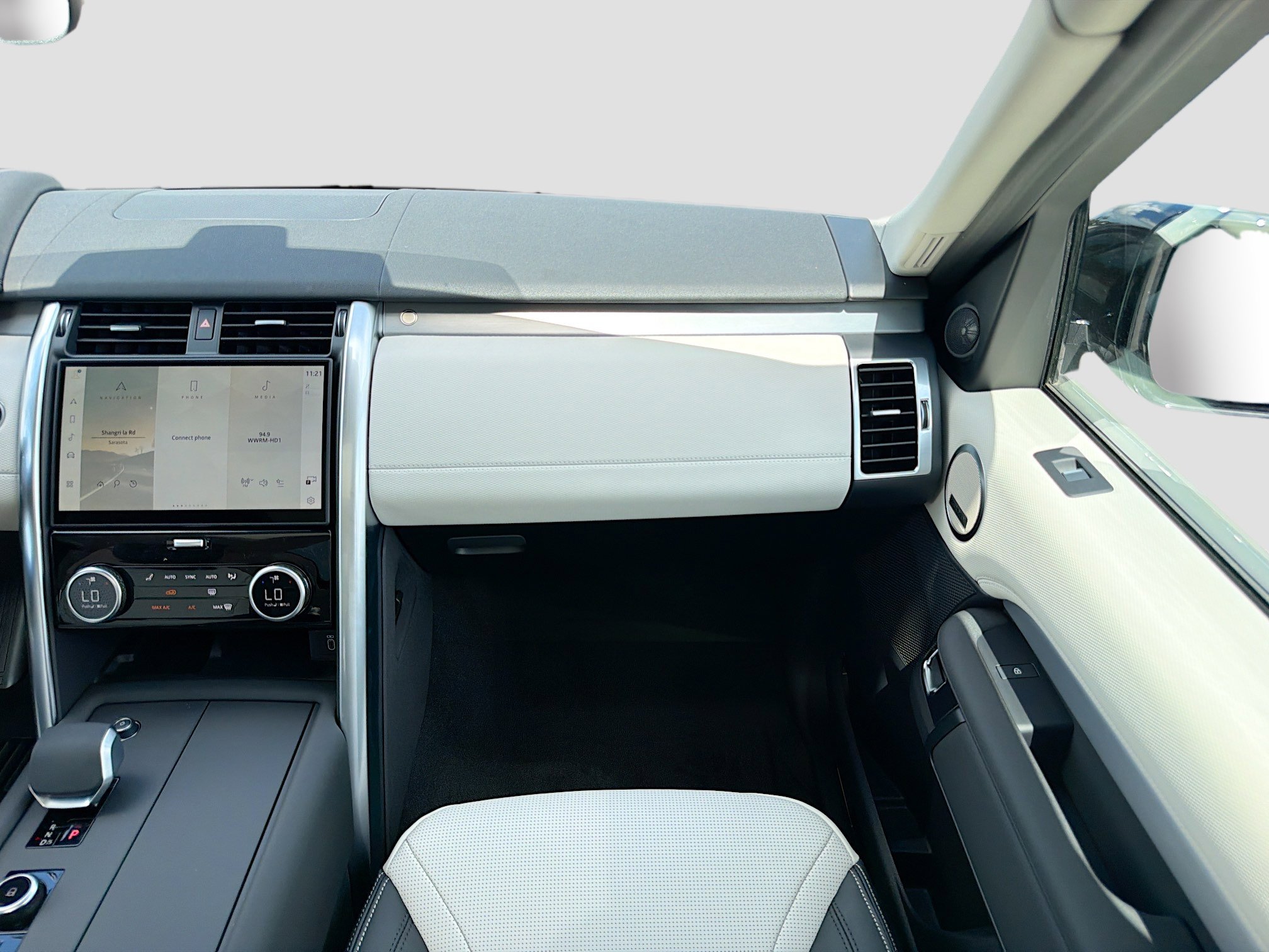 New 2026 Land Rover Discovery Dynamic SE AWD/4WD image 19