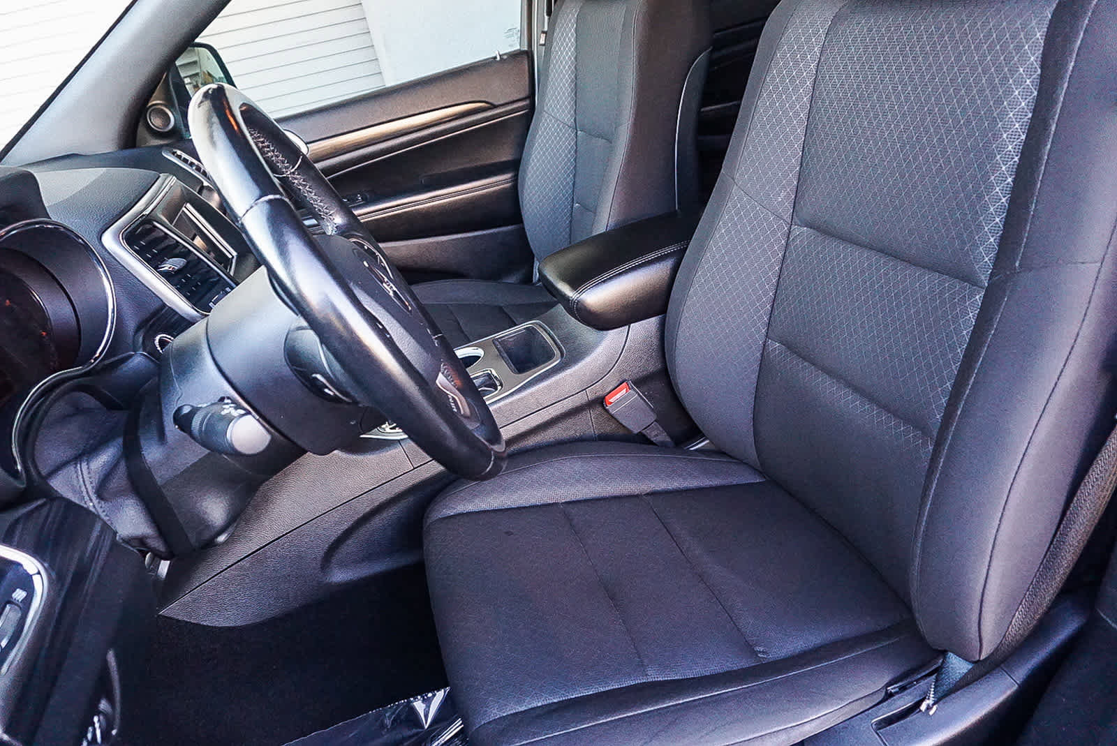 Used 2020 Jeep Grand Cherokee Laredo image 15