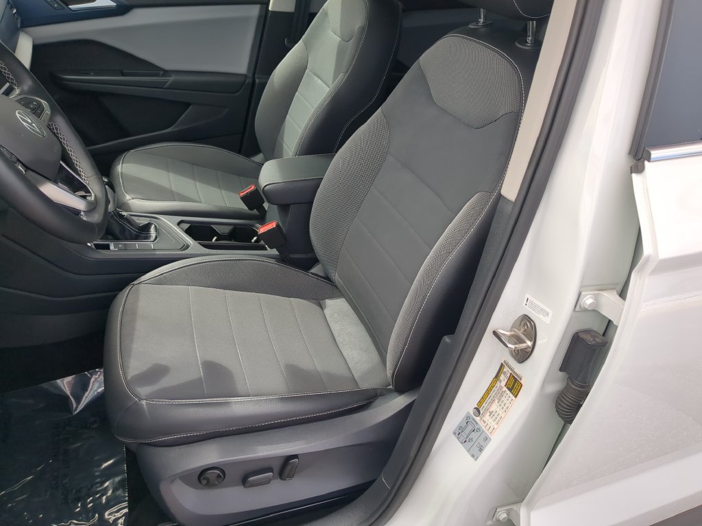 Certified 2022 Volkswagen Taos SE FWD image 19
