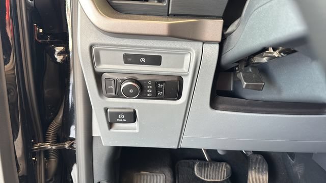 Used 2025 Ford F150 XLT w/ Equipment Group 301A Standard AWD/4WD image 17