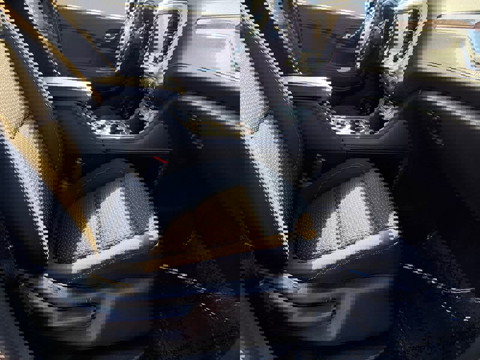 Used 2023 GMC Acadia SLE w/ Driver Convenience Package image 7