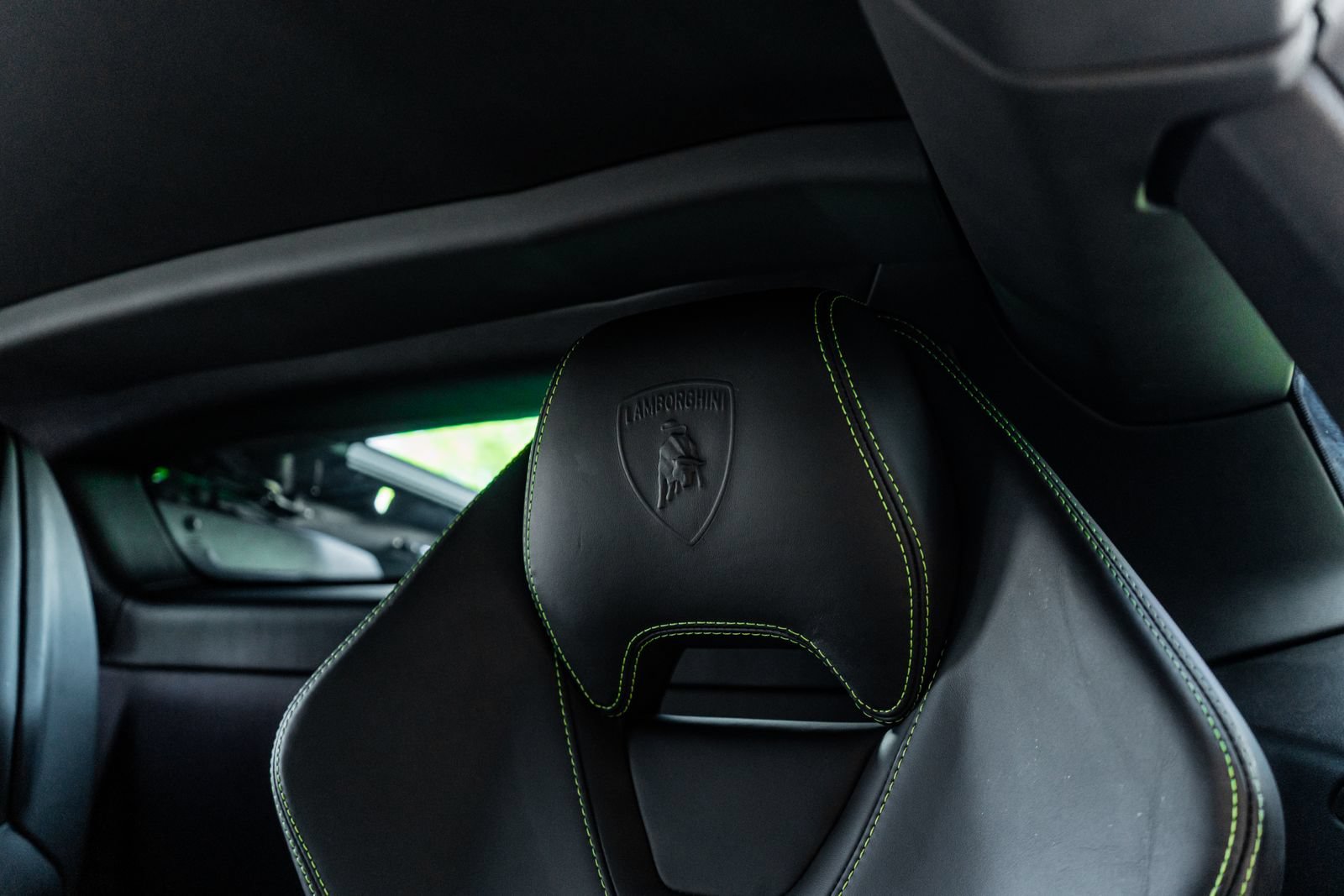 Used 2015 Lamborghini Huracan LP 610-4 AWD/4WD image 8